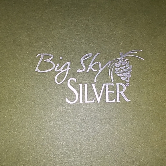 Heart of Gold Necklace - Picture 3 of 3